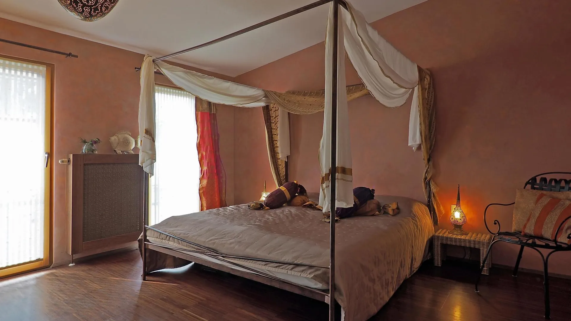 ***  The Rooms Bed & Breakfast Вена Австрия